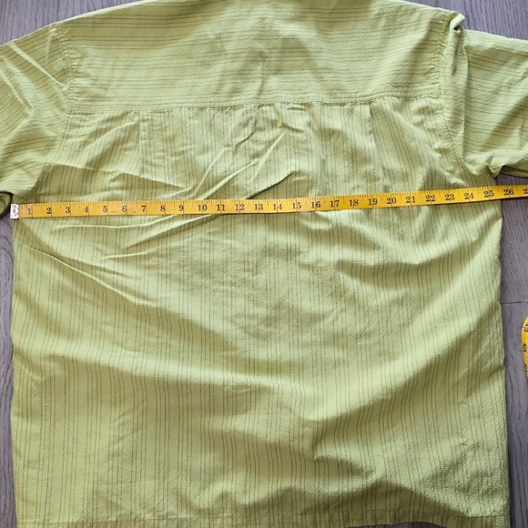 REI Collared Short Sleeeve Button Down Shirt Lime Green Mens Large Pinstripe - Picture 7 of 9